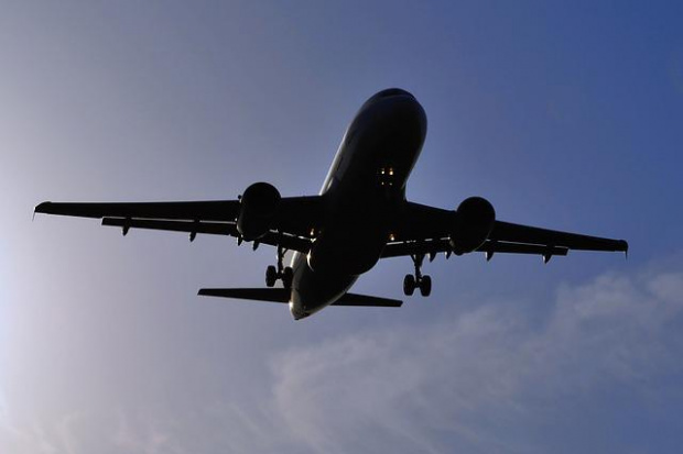Заради COVID помощите: Авиопревозвачите заплашват държавата със съд