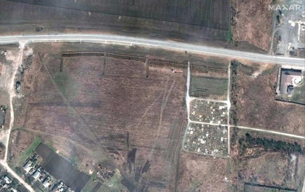 Сателитни снимки показаха масов гроб край Мариупол