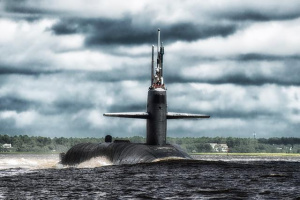 Руска подводница изплува в Черно море и изстреля две ракети