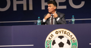 Разследване и фотофакт: Боби Михайлов купонясва с Коце Маца и боса на световната тото-мафия