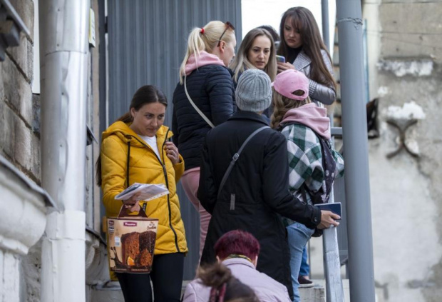 Държавата ще плаща здравните осигуровки на бежанците от Украйна