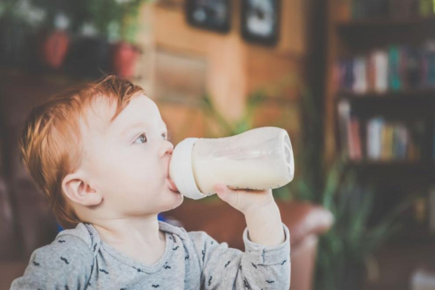 Oстър недостиг на адаптирано мляко за бебета в САЩ