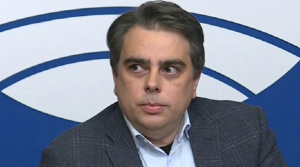 Асен Василев: Не сме скарани с Петков!