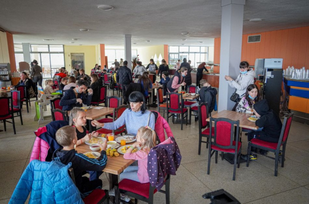 Украински туроператор взимал комисионна да изпрати на безплатна почивка украинските бежанци в български хотели