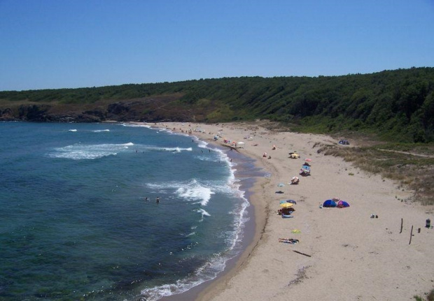 Екоактивисти: Мобилен екип да лови вандалите на плажа "Липите"!