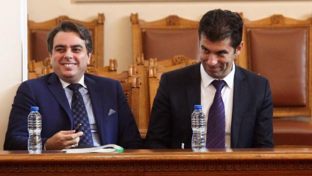 Глас народен - глас Божи! Анкета сред над 10 000 души на Novinite.bg бута кабинета с 86%