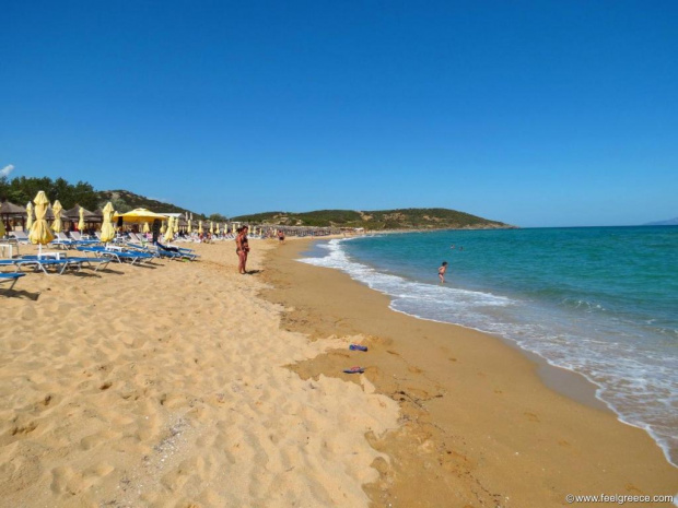 Крадец дебне БГ туристи на прочут плаж в Гърция (ВИДЕО)