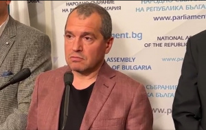 ИТН: Кирил Петков се опитва да овладее регионалното министерство