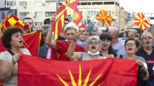 Десетки хиляди реват в Скопие: "Не на побългаряването" и "Никога Северна, само Македония"