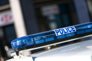 Екшън в Плевен: Жена без книжка с близо 4 промила алкохол открадна кола и помете патрулка