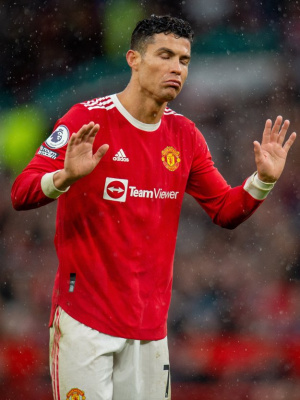 Ще склони ли Кристиано да рита в пустинята срещу космическа сума?