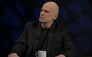 Проверявала ли е КПКОНПИ Слави Трифонов?