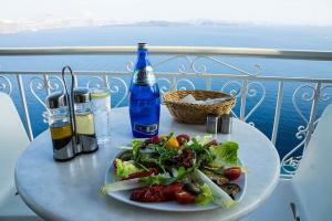 Гърция пълна с туристи, удължава сезона до края на годината