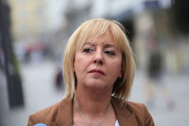 Мая Манолова подари студени радиатори на „Булгаргаз“ ВИДЕО