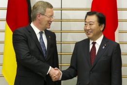 Германският президент Кристиян Улф и японският министър-председател Йошихико Нода се срещнаха в понеделник в Токио.