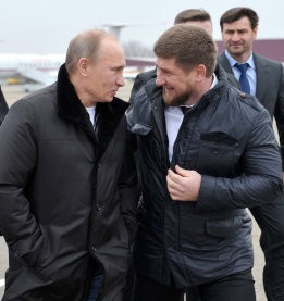 Руският премиер Владимир Путин с ръководителя на автономната Чеченска република Рамзан Кадиров в Грозни, Чечения.