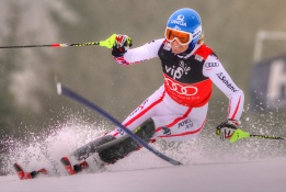 Марлийз Шилд от Австрия по време на женския слалом за Световното първенство по ски алпийски дисциплини в Хърватия.