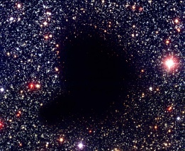 Снимка на деня на 29 януари на НАСА – тъмен молекулярен облак Барнард 68.