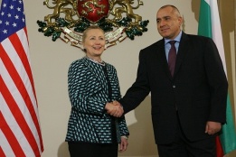 Премиерът Бойко Борисов посрещна държавния секретар на САЩ Хилъри Клинтън в Министерския съвет днес, 5 февруари.