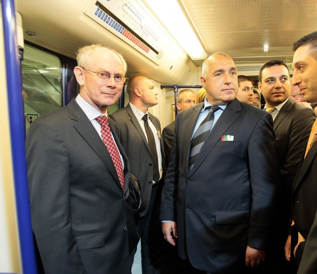 Председателят на Европейския съвет Херман ван Ромпой, премиерът Бойко Борисов и министърът на транспорта Ивайло Московски по време на откриването на новия участък от софийското метро.