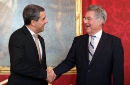 Българският президент Росен Плевнелиев се срещна с австрийския си колега Хайнц Фишер по време на двудневното си посещение в Австрия.
