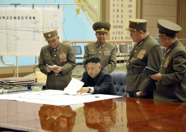 Севернокорейският лидер Ким Чен Ун заяви, че страната му е готова да нанесе удар на САЩ в отговор на американски военни учения над Корейския полуостров