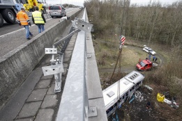 Четирима души загинаха при катастрофа на автобус с руски ученици в Белгия, 12 ученици са пострадали