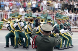 Филипините празнуват с военен парад своя 115-ти Ден на независимостта.