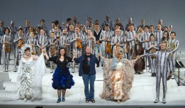 Певци и музиканти репетират операта "Orfeo ed Euridice" в двореца Карл V в Гранада, Испания