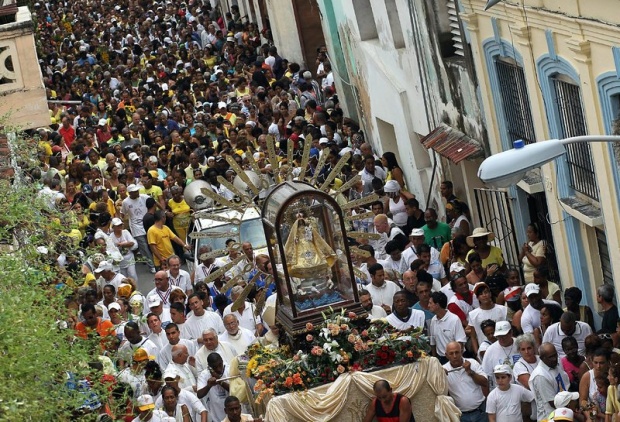 Стотици участваха в поклонението на светицата на Ел Кобре в Хавана, Куба