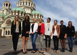 Пред храм-паметника "Александър Невски" се проведе официална фотосесия на участничките в Турнира на шампионките. Участието в него ще вземат осем тенисистки.