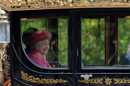 Кралицата на Великобритания Елизабет Втора на път да приветства президента на Корея, който ще е на посещение в Англия за три дни