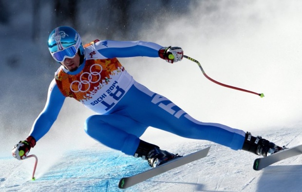 Доминик Парис от Италия тренира на ски-пистата за Олимпийските игри в Сочи, Русия