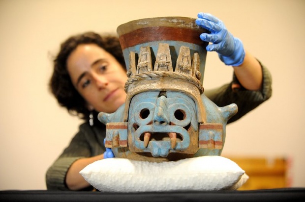 600-годишен керамичен съд на ацтеките е част от изложба в Музея на Мелбърн, Австралия