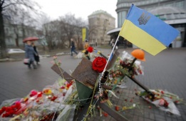 Гражданите на Киев изградиха своеобразен монумент в чест на жертвите на Майдана на площад „Независимост“ в града