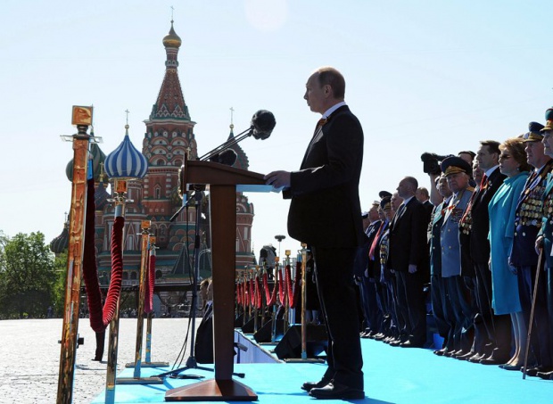 Руският президент Владимир Путин изнася реч на военния парад по случай 69 години от победата над нацистка Германия на 9 май, на Червения площад в Москва