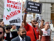 Демонстранти против военните действия на Израел в Газа се събраха на площад "Таймс Скуер" в Ню Йорк, САЩ