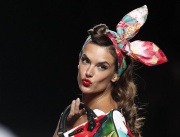 Топмоделът Алесандра Амброзио участва в ревю на марката Desigual на седмицата на модата в Мадрид