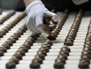Бонбони от фабриката на украинския президент Петро Порошенко се изнасят за Русия, САЩ, Канада, Германия, бившите съветски републики и др. страни