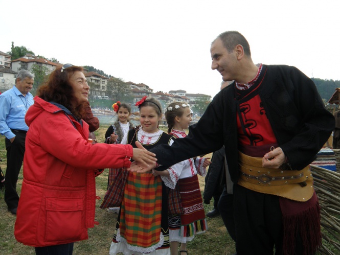 Цветанов в македонска носия на празника на традиционните родопски ястия в Златоград