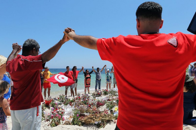 Минута мълчание за жертвите в Тунис