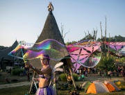 Фестивалът Ozora в Унгария събра хиляди фенове на психеделичната музика