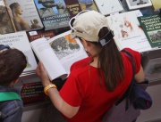 Малки и големи се радват на любимите си автори по време на Пролетния панаир на книгата в НДК.