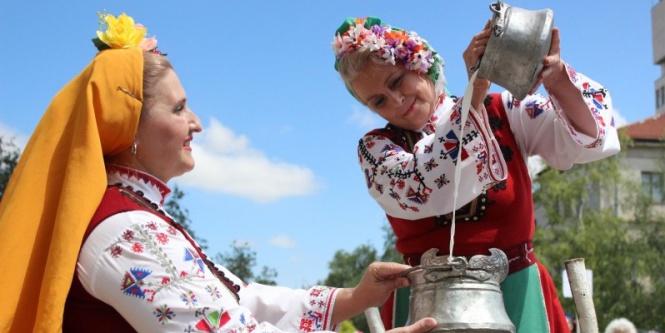Тридневен ежегоден Панаир на киселото мляко и Фестивал на народните традиции и художествените занаяти в Разград