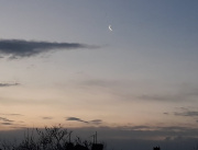Лунният сърп на фона на изгрева, Бургас